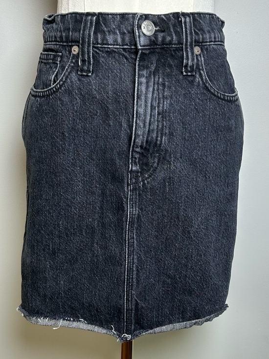 Madewell Dresses & Skirts - Madewell Black Wash Denim Mini Skirt size 26 raw hem high rise jean skirt